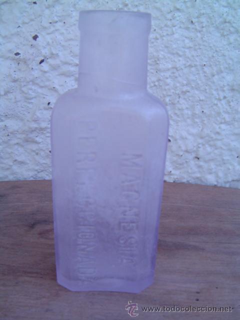 Botellas antiguas: BOTELLA MAGNESIA PERFECCIONADA RELIEVE - Foto 1