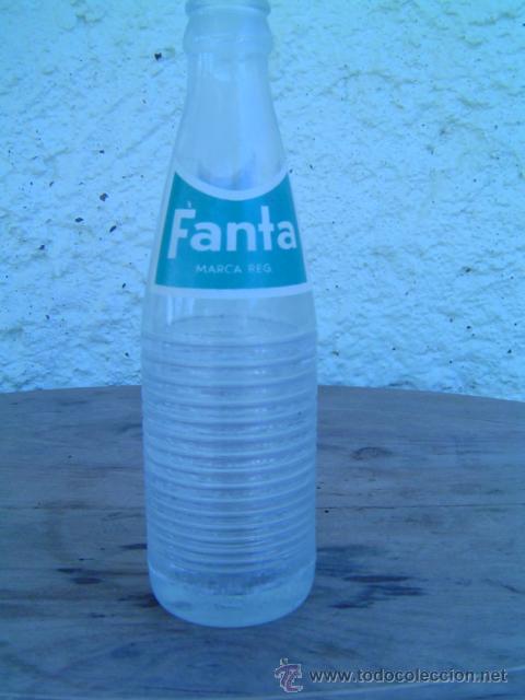 Botellas antiguas: BOTELLA REFRESCO FANTA - Foto 1