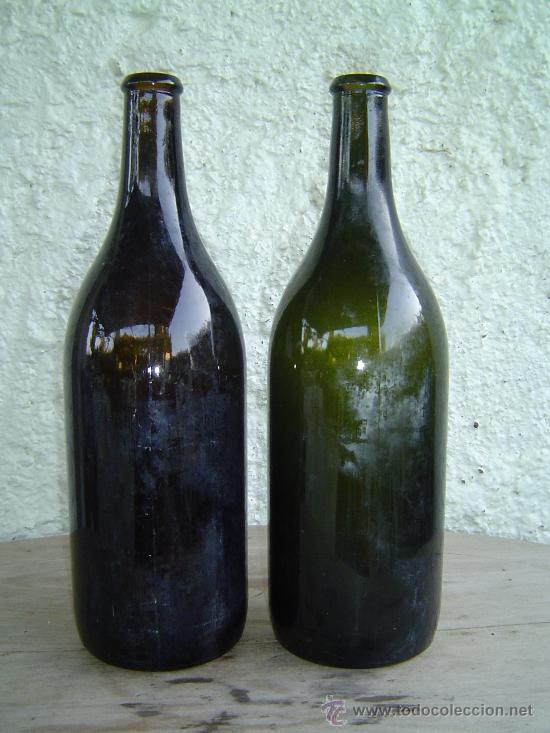 Botellas antiguas: 2 BOTELLAS PARA DECORACION N&ordm; EN LA BASE RELIEVE - Foto 1