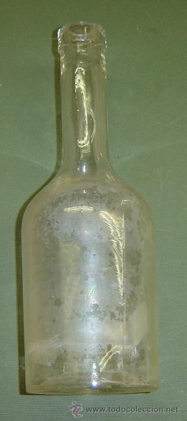 Botellas antiguas: BOTELLA ANTIGUA DE LICOR 1/4L. - Foto 1