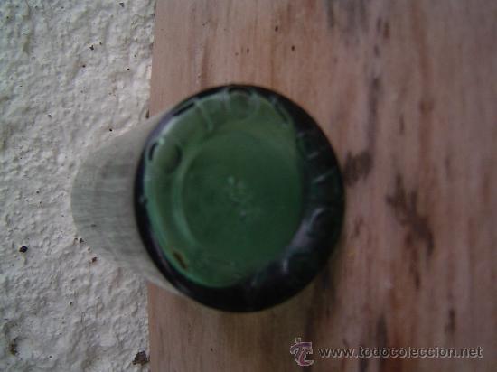 Botellas antiguas: BOTELLA YODARSOLO RELIEVE EN LA BASE - Foto 2