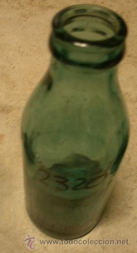 Botellas antiguas: Botella de leche de 20 cms de altura - Foto 1