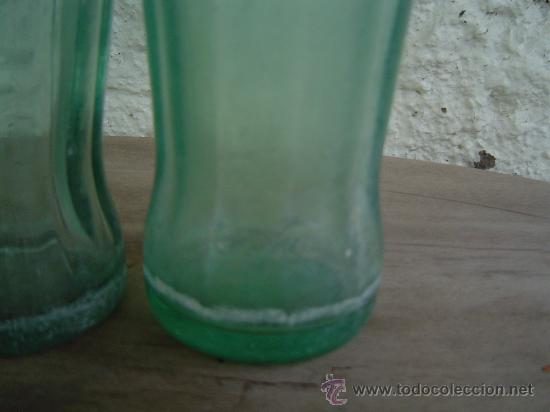 Botellas antiguas: 2 DE COCA COLA DIFERENTES - Foto 3