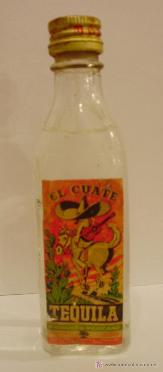 Botellas antiguas: BOTELLIN DE TEQUILA EL CUATE.MEJICO. - Foto 1