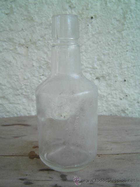 Botellas antiguas: BOTELLA LICOR 43 RELIEVE EN LA BASE - Foto 1