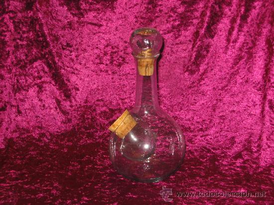 Botellas antiguas: BOTELLA DE CRISTAL CON DOS TAPONES - Foto 1