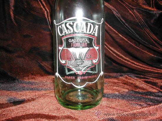 Botellas antiguas: Botella de gaseosa Cascada - Foto 1