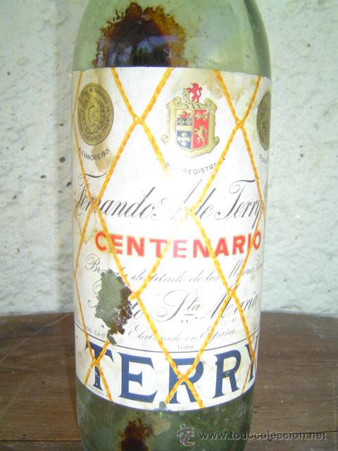Botellas antiguas: BOTELLA CENTENARIO TERRY  ETIQUETAS DE PAPEL - Foto 2