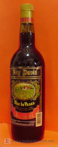 Botellas antiguas: BOTELLA DE VINO MOSCATEL MOS&acute; DE PASAS. REY DAVID. 33CM - Foto 1