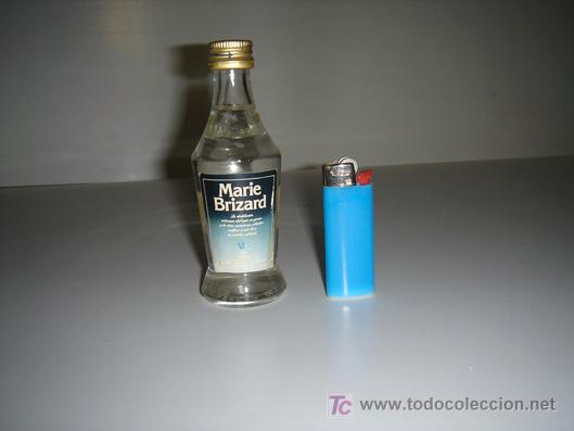 Botellas antiguas: Botella de licor marie brizard - Foto 1