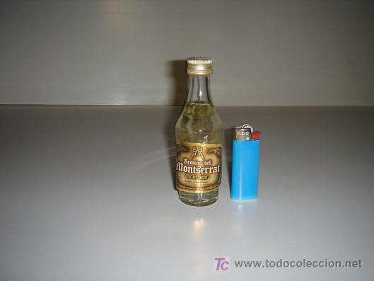 Botellas antiguas: Botella de licor aromas de montserrat - Foto 1