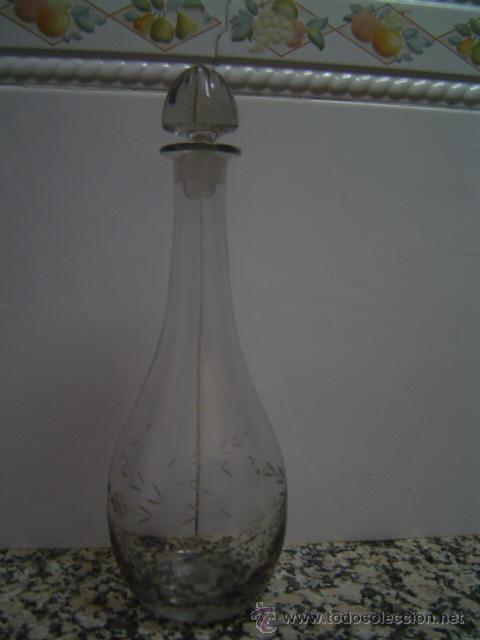 Botellas antiguas: BOTELLA CRISTAL TALLADO - Foto 1