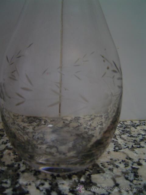 Botellas antiguas: BOTELLA CRISTAL TALLADO - Foto 2