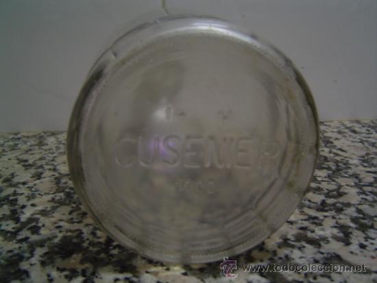 Botellas antiguas: BOTELLA CUSENIER LETRAS EN RELIEVE EN LA BASE - Foto 2