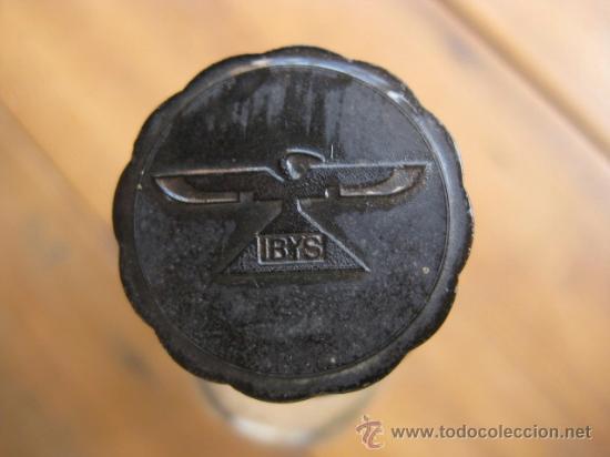 Botellas antiguas: BOTE IBUS DE CRISTAL CON MARCA EN EL TAPON - Foto 2