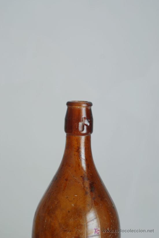 Botellas antiguas: Botella cerveza El Le&oacute;n. - Foto 3