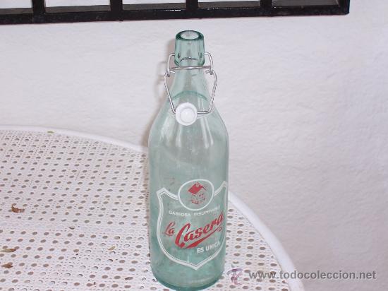 Botellas antiguas: BOTELLA ANTIGUA DE LA CASERA DE 1 LITRO - Foto 1