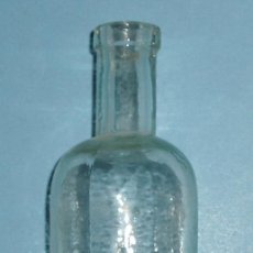 Botellas antiguas: BOTELLA ALTURA 18,5 CM. MATERIAL DE LABORATORIO. EN LA BASE 250. Lote 15992785