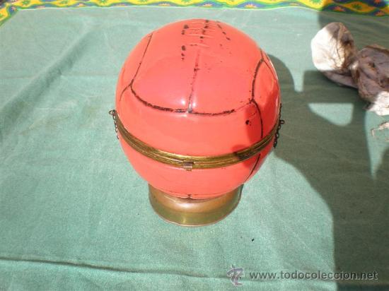 Botellas antiguas: licorera cristal forma de pelota - Foto 1
