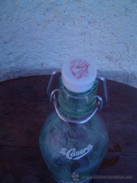 Botellas antiguas: BOTELLA GASEOSA LA CASERA - Foto 4