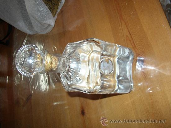 Botellas antiguas: Botella licorera muy decorativa - Foto 1