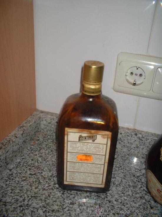 Botellas antiguas: botella de cointreau antigua - Foto 2