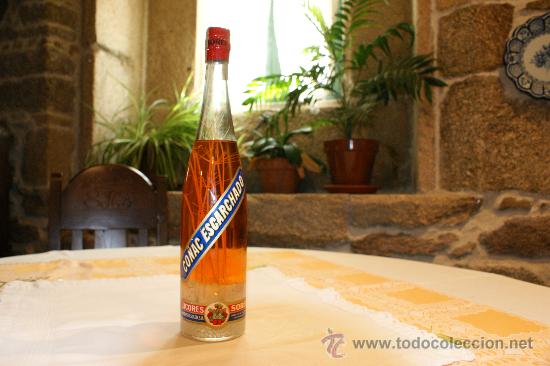 Botellas antiguas: ANTIGUA BOTELLA DE CO&Ntilde;AC ESCARCHADO - Foto 1
