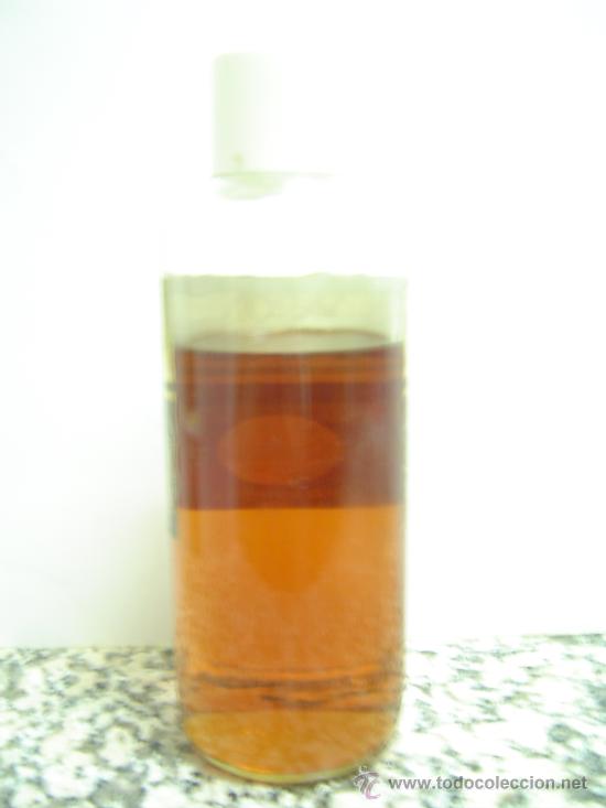 Botellas antiguas: BOTELLA COLONIA VARON DANDY CON LIQUIDO ORIGINAL - Foto 2