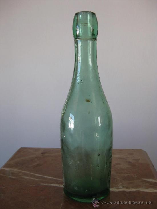 Botellas antiguas: BOTELLA AGUA OXIGENADA FORET CON LETRAS EN RELIEVE - Foto 1