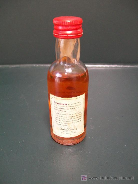 Botellas antiguas: FUNDADOR.botellin brandy - Foto 2