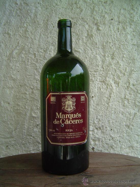 Botellas antiguas: BOTELLA MARQUES DE CACERES DE 48 CM. ALTO - Foto 1