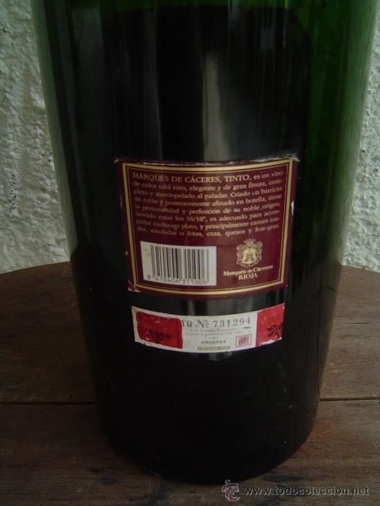 Botellas antiguas: BOTELLA MARQUES DE CACERES DE 48 CM. ALTO - Foto 3