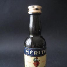 Botellas antiguas: ANTIGUO BOTELLIN GRAN PONCHE CERVANTES. MARQUES DEL MERITO. JEREZ DE LA FRONTERA. IMPUESTO DE 50 CTM