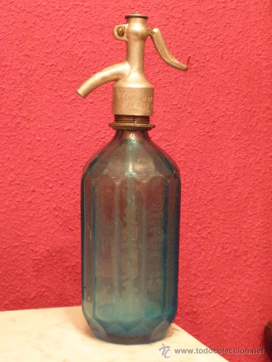 Botellas antiguas: Sif&oacute;n, 1930 en cristal azul - Foto 1