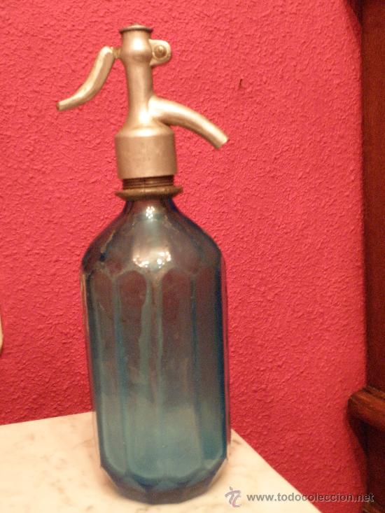 Botellas antiguas: Sif&oacute;n, 1930 en cristal azul - Foto 2