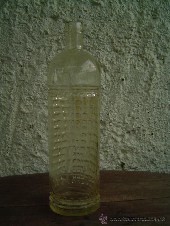 Botellas antiguas: BOTELLA PEDRO DOMECQ JEREZ LETRAS EN LA BASE - Foto 1