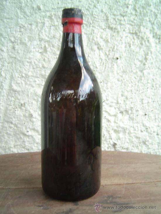Botellas antiguas: BOTELLA BOBADILLA LETRAS EN RELIEVE - Foto 1