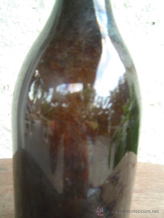 Botellas antiguas: BOTELLA BOBADILLA LETRAS EN RELIEVE - Foto 2