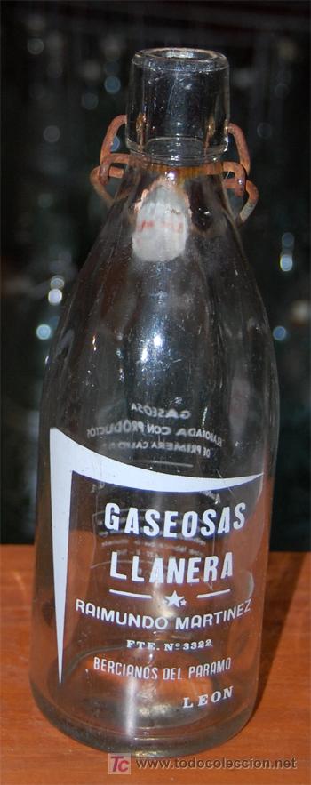 Botellas antiguas: BOTELLA DE GASEOSA LA LLANERA 1/2 DE LE&Oacute;N - Foto 1