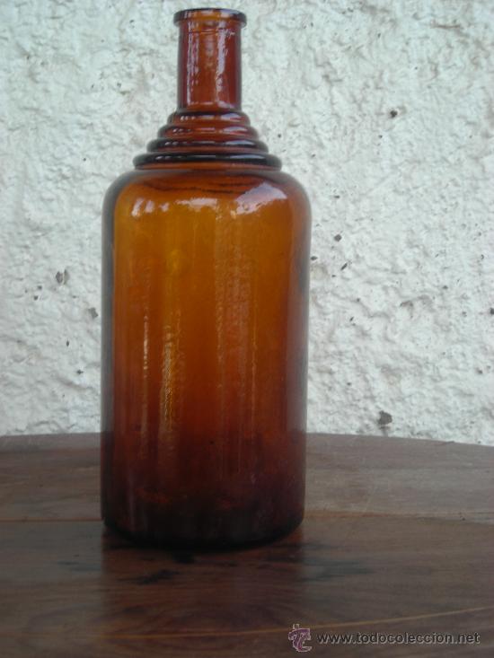 Botellas antiguas: BOTELLA INSECTICIDAS MEDEM LETRAS  EN LA BASE - Foto 1