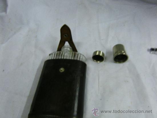 Botellas antiguas: BOTELLA CON PETACA - Foto 3