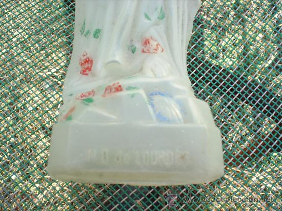 Botellas antiguas: botella de plastico de nuestra se&ntilde;ora de lourdes - Foto 4