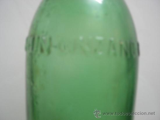 Botellas antiguas: BOTELLA  UN CINZANO LETRAS EN RELIEVE - Foto 2