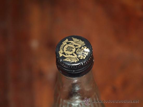 Botellas antiguas: BOTELLA CON BONITOS RELIEVES. - Foto 6