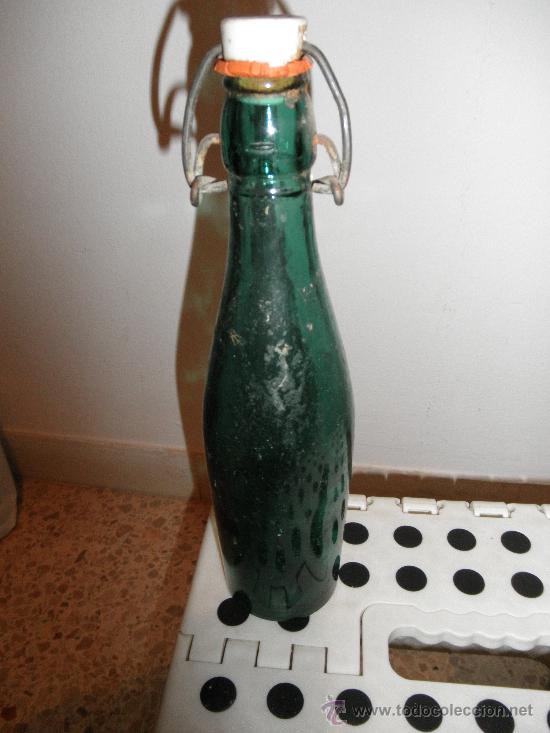 Alte Flaschen: buena botlla de gaseosa - cristal verde - tapon de porcelana