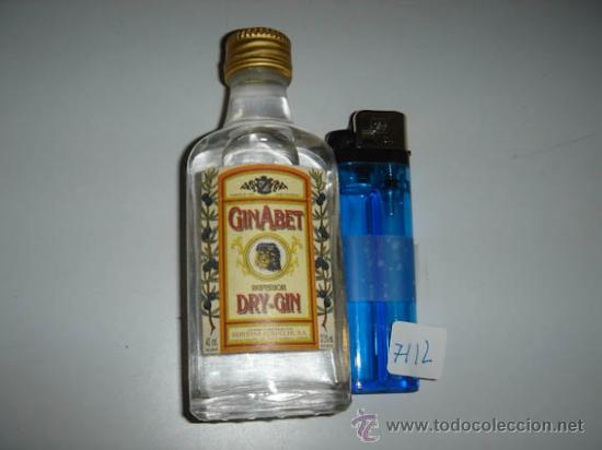 Botellas antiguas: Botell&iacute;n de GINABET, Dry-Gin. - Foto 1