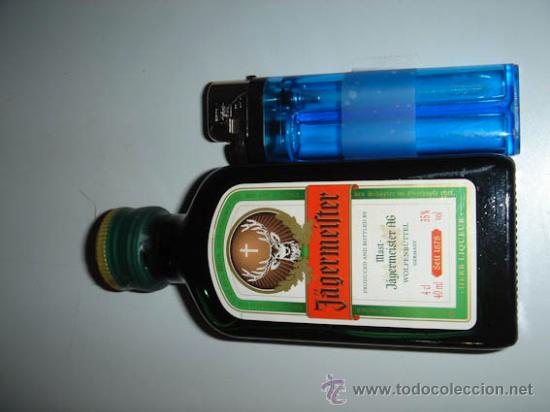 Botellas antiguas: Botell&iacute;n de J&Auml;GERMEISTER. - Foto 1