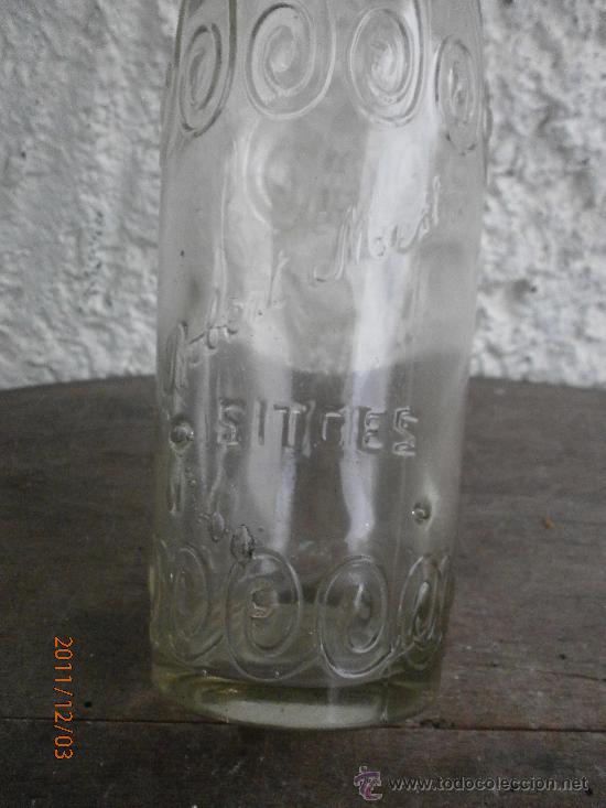 Botellas antiguas: BOTELLA JOSE ROBERT MESTRE SITGES - Foto 2