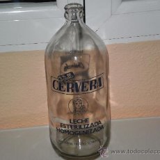 Botellas antiguas: BOTELLA DE CRISTAL CAPACIDAD APROX. 1 LITRO , LECHE ESTERILIZADA HOMOGENIZADA CERVERA , AÑOS 80 . . Lote 29717216