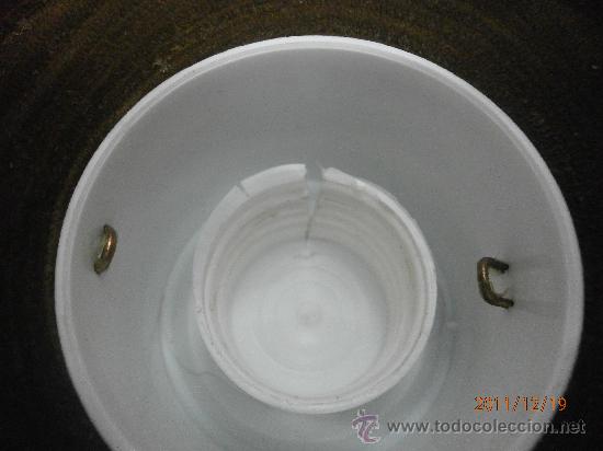 Botellas antiguas: BOTELLA CON GRIFO DECORADA CON RACIMO DE UVA - Foto 4